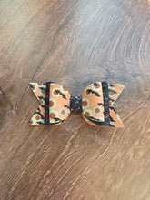 Load image into Gallery viewer, 2 Tier Feeling Batty Bow