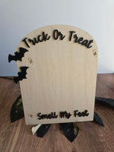 Load image into Gallery viewer, Smell My Feet Halloween Keepsake DIY