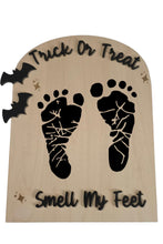 Load image into Gallery viewer, Smell My Feet Halloween Keepsake DIY
