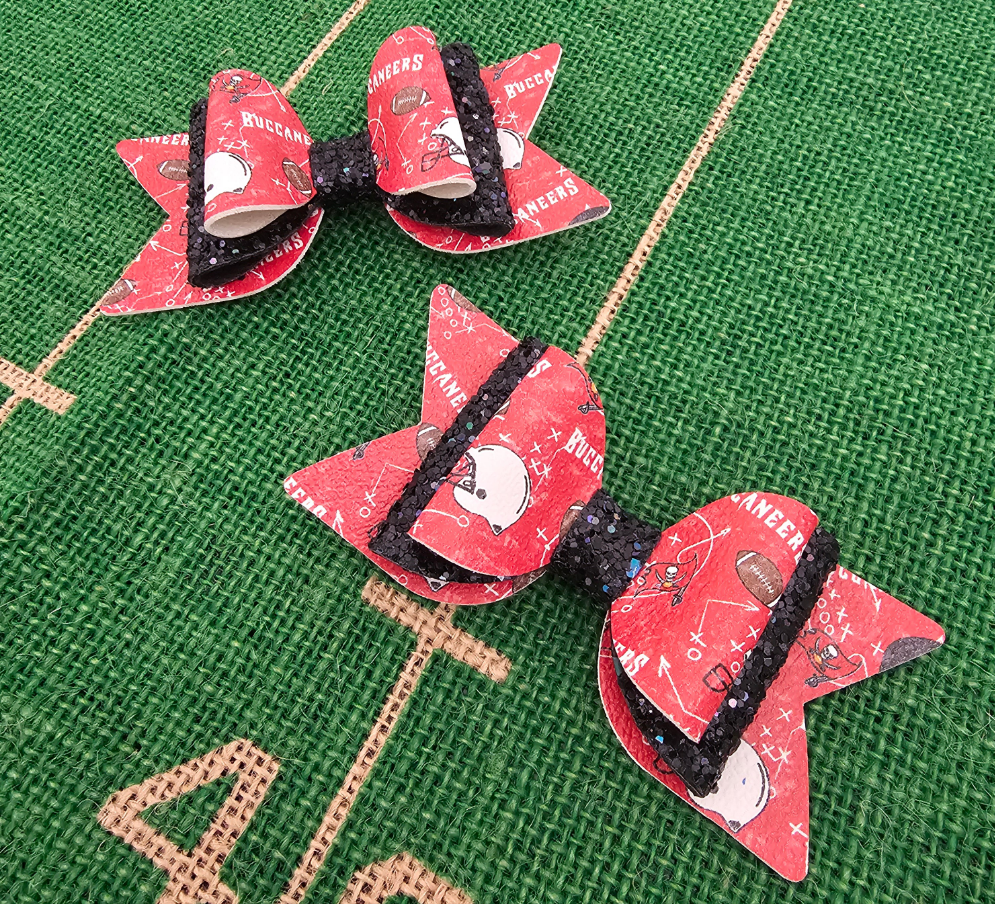 2 Tier NFL Buccaneers Bow