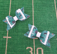 Load image into Gallery viewer, 2 Tier NFL Jets Bow
