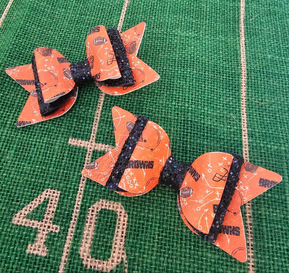 2 Tier NFL Browns Bow
