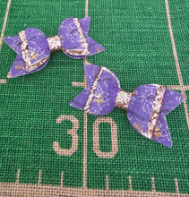 Load image into Gallery viewer, 2 Tier NFL Vikings Bow
