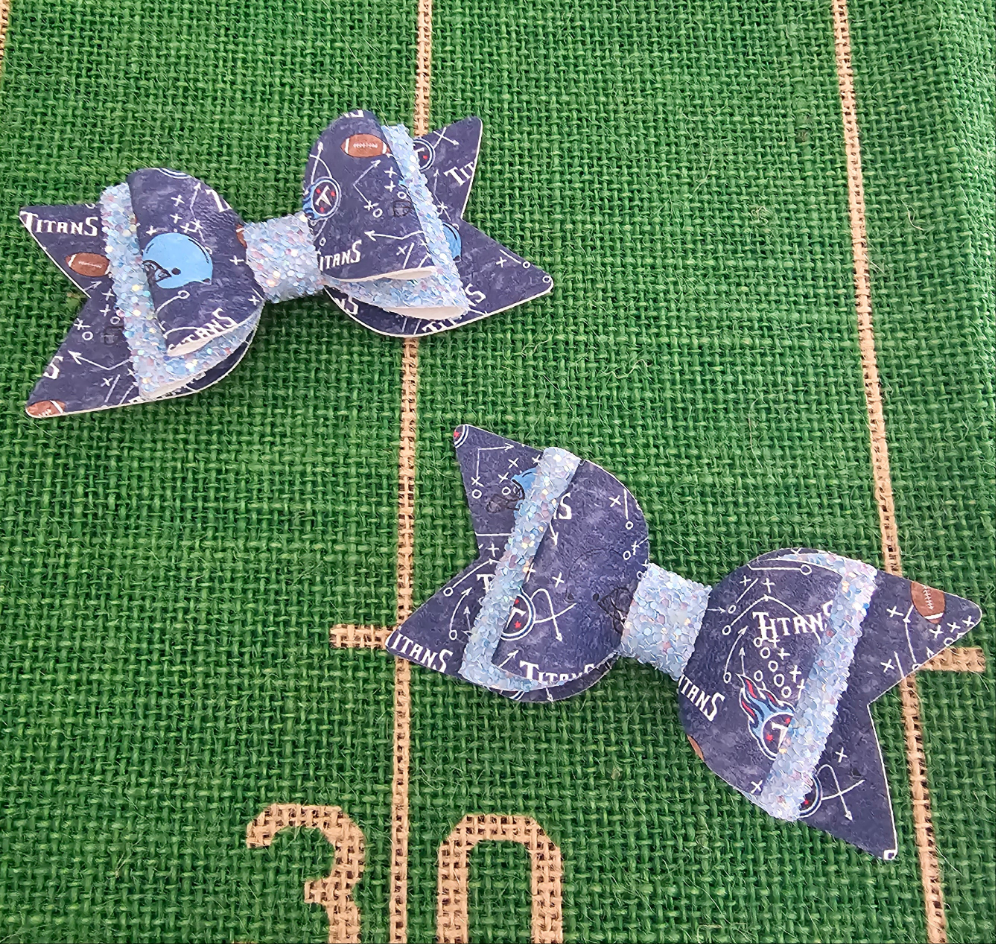 2 Tier NFL Titans Bow