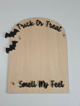 Load image into Gallery viewer, Smell My Feet Halloween Keepsake DIY
