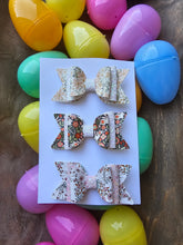 Load image into Gallery viewer, 2 Tier Flowers &amp; Bunnies Bow Set
